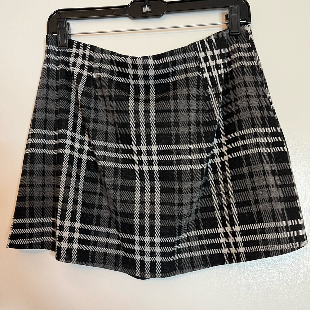 Black and White Plaid Skirt w/built in shorts